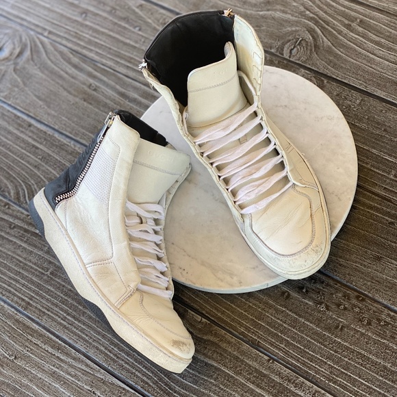 Men's Gucci Black/White Zip Up Hightop Sneakers - Picture 2 of 8